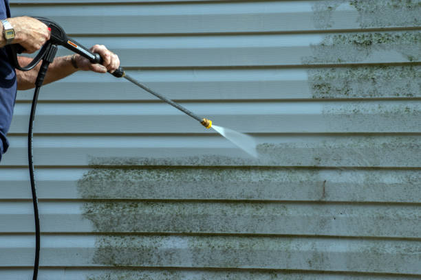Best Animal Enclosure Cleaning  in Elk River, MN